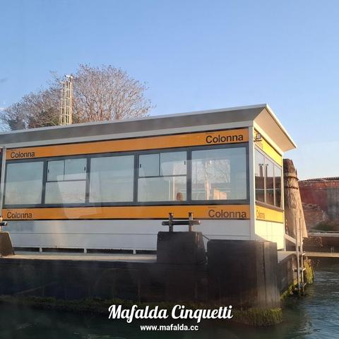 Buongiorno. Floridia Menconi hat mein Vaporetto nicht mehr erwischt. Wir mussten fast schreien, um uns über das Wasser verständigen zu können. Aber es geht ihr gut, soll ich Ihnen ausrichten. Saluti, Mafalda Cinquetti aus #Venedig