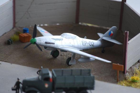 Revell Avia S-96 'Jestráb' 1/72 scale model