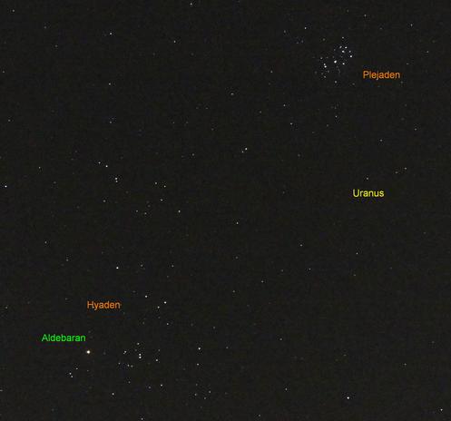 Das weitere Feld mit Hyaden und Plejaden.