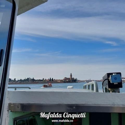 Buongiorno. Erst Murano, dann zu meinem Salvatore. Dabei ist es erst kurz vor zehn. Das artet mir ja fast in Stress aus. Saluti, Mafalda Cinquetti aus #Venedig