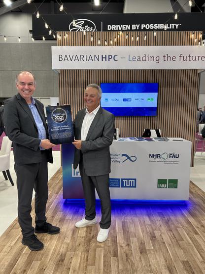 Ehrung als bester Enabler von exzellenter, computergestützter Forschung. Foto: LRZ