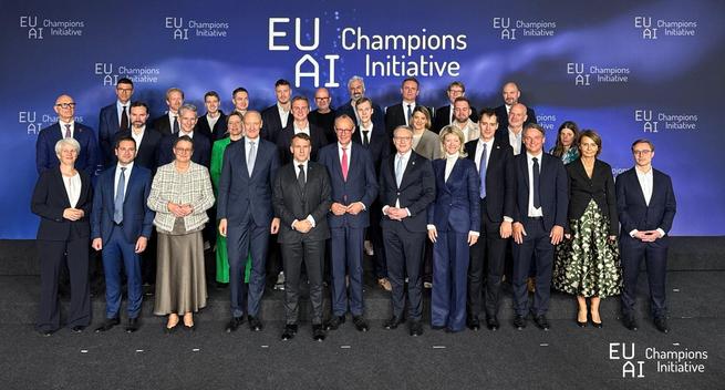 Groupphoto of the roundtable participants