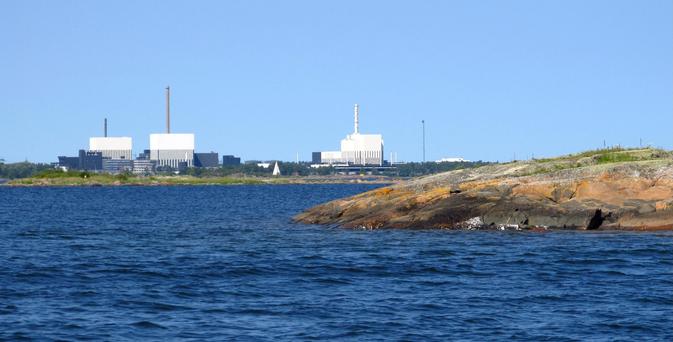 Blick auf das Kraftwerk Oskarshamn, Reaktoren 1-3, in Schweden.
Autor/Urheber: Anchor2009, https://commons.wikimedia.org/w/index.php?curid=28096979
Lizenz: CC BY-SA 3.0