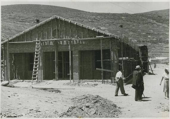 Gyaros Island of Exile - Penitentiary camps. The new administrativ building in construction - ICRC V-P-HIST-E-05821.JPG 13.06.1948