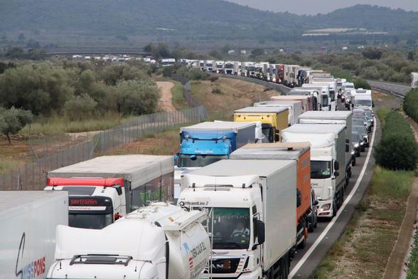 Retencions a l'AP-7 en sentit nord entre Ulldecona i Freginals