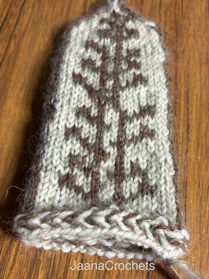 Knitted mitten