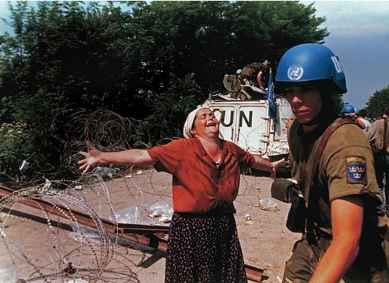 Підписання Дейтонської мирної угоди.
https://buymeacoffee.com/valdeloir/nunikefecu

#ДейтонськаУгода #БосніяІГерцеговина #Балкани #МирнийПроцес #ЮгославськіВійни
#DaytonAgreement #BosniaAndHerzegovina #Balkans #PeaceProcess #YugoslavWars