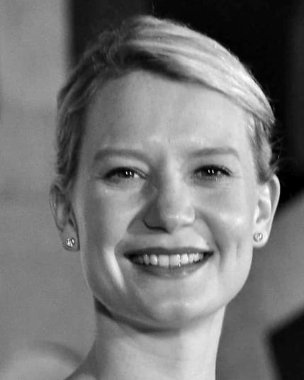 𝐌𝐢𝐚 𝐖𝐚𝐬𝐢𝐤𝐨𝐰𝐬𝐤𝐚