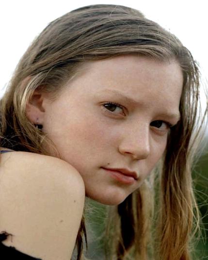 𝐌𝐢𝐚 𝐖𝐚𝐬𝐢𝐤𝐨𝐰𝐬𝐤𝐚