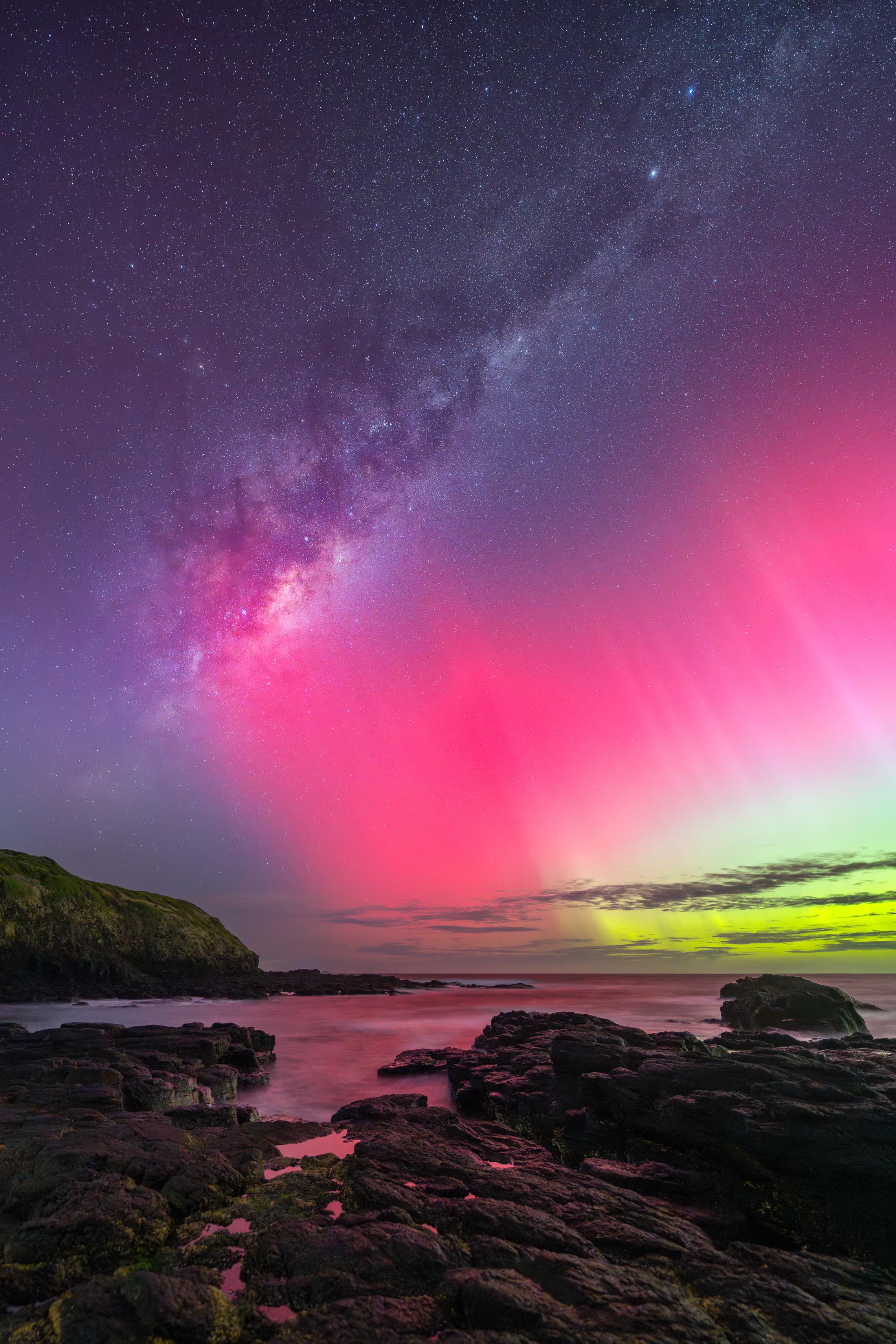 'Lady Aurora danced over the waters of Flinders blowhole.’