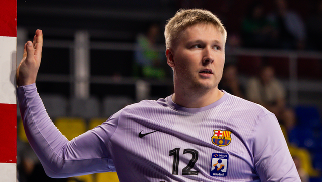 Emil Nielsen, una assegurança a la porteria del Barça (FCB)