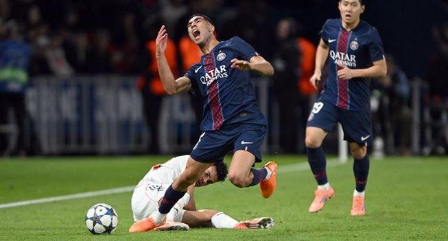 Hakimi es dol després de l'entrada de Díaz (EFE)