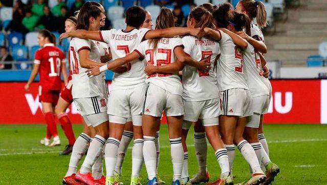 La selecció espanyola femenina, amb 10 jugadores del Barça a la convocatòria (@SeFutbolFem)