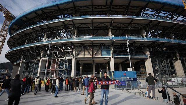 Imatge exterior d'un dels accessos al Camp Nou