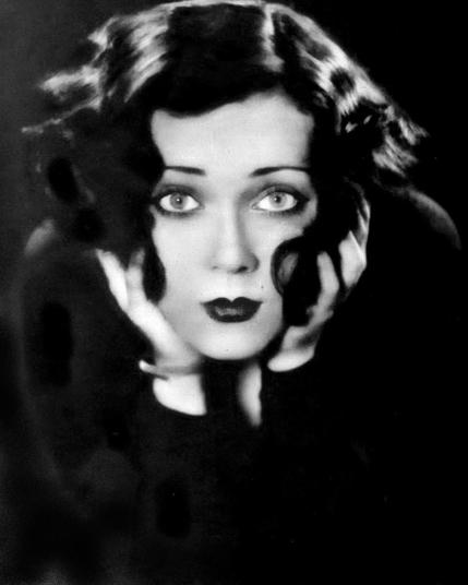 𝐌𝐚𝐫𝐢𝐨𝐧 𝐁𝐲𝐫𝐨𝐧