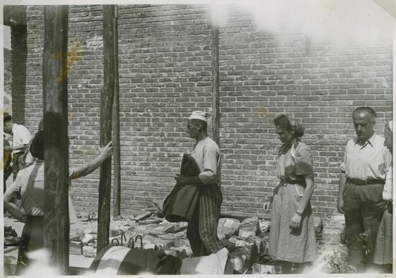 Gyaros Island of Exile - Penitentiary camp nr.4. "Distribution of relief items." - ICRC V-P-HIST-E-05826.JPG 13.06.1948