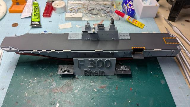 Revell/3Dprined German Flugdeckfregatte 1/700 scale model 