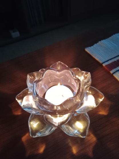 Beautiful candlestick in form of lotus flower

#candlestick #lotusflower #crystal #glass #smederevo #serbia 