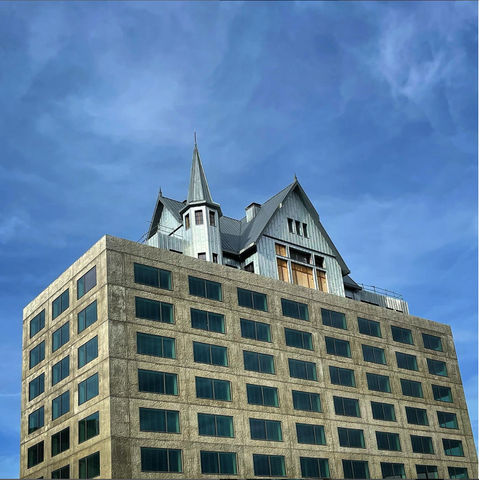 Ein Haus auf einem Hochhaus in Metz.