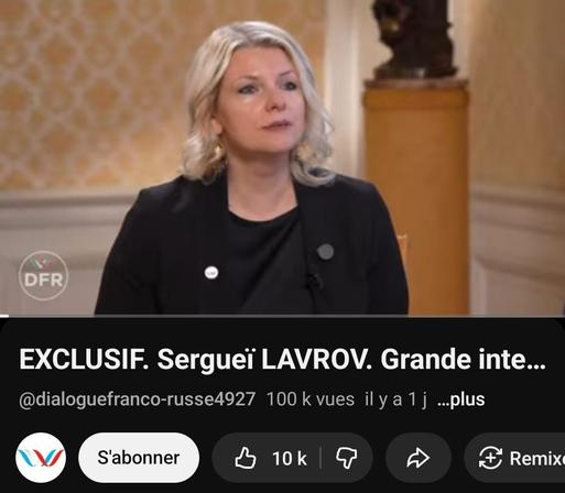 Capture d'écran de YouTube, chaîne du dialogue franco russe, montrant Irina Dubois interviewant Lavrov en Russie.