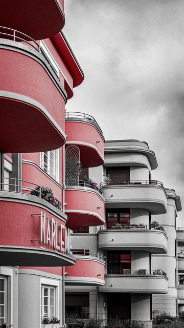 👁️ Art deco balconies on concrete apartment blocks, one of which has the name Marlene on it
📍 Babelsberg South, Potsdam 
📅 17 Oct 2025
📸 Nikon D5600
⚪️ Nikkor DX 35 mm ƒ1.8G
🎞️ ISO 400, ƒ9, -0.3 ev, 1/640s