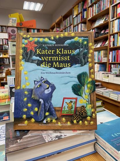 Coverfoto vom Bilderbuch "Kater Klaus vermisst die Maus" von Kathrin Romann.