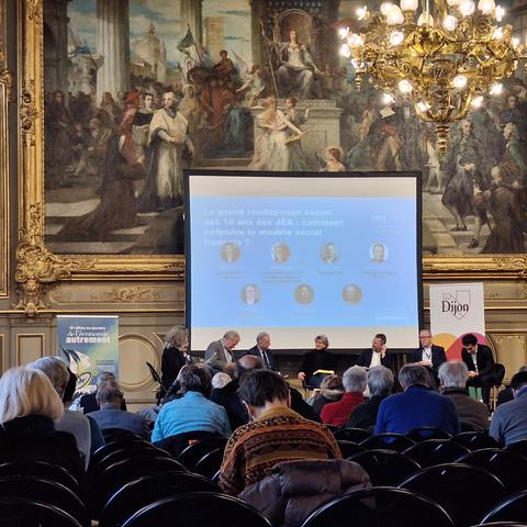 #économie autrement avec @laCGT