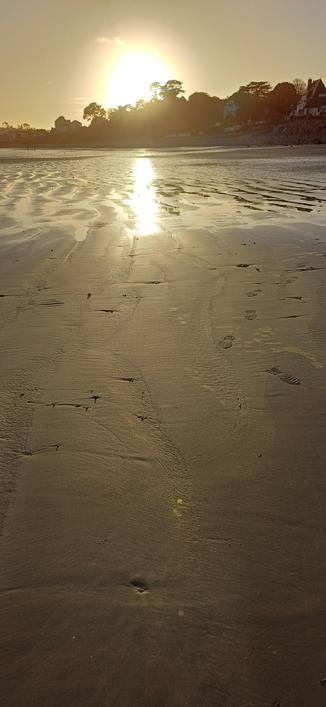 Reflet sur le sable