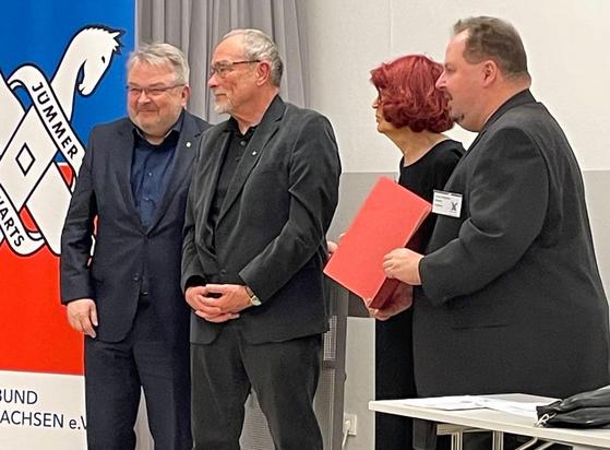 Bild 1: Verleihung des Cord-Borgentrick-Preises 2025 an Horst Dralle (2. v. l.)