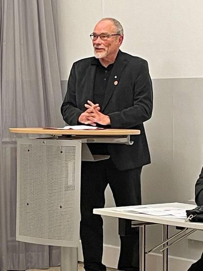 Bild 3: Horst Dralle bei der Preisverleihung