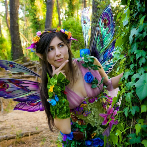 fotografia de mi amiga Nuri vestida de su personaje de larp, una hadita 