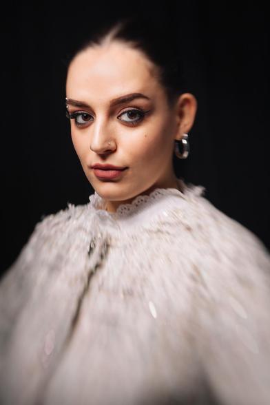 Portrait of a woman.