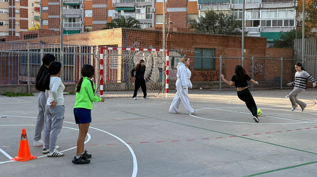 Extraescolars gratuïtes a l'Institut Maria Aurèlia Capmany de Cornellà de Llobregat (3CatInfo)