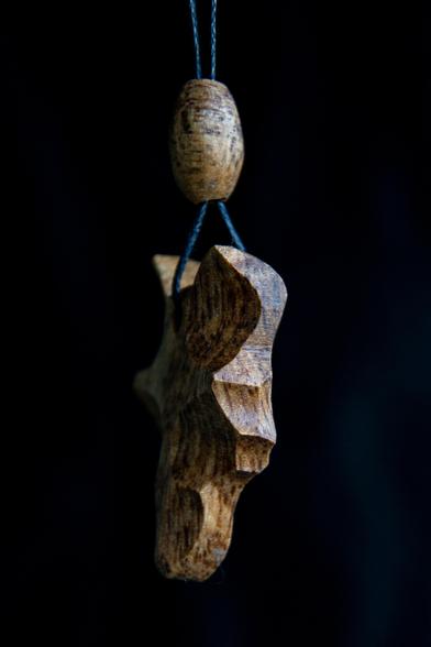 Woolf in meranti wood