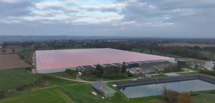 Les Serres à tomates du Buat, qui devraient s'étendre sur des terres agricoles.