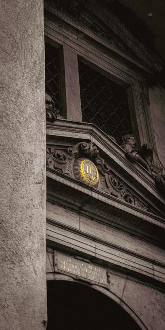 👁️ A golden Christogram (IHS, the abbreviated form of the Greek ΙΗΣΟΥΣ, Iēsous) on a Baroque stone tympanum 
📍 Klementinum (Church of St. Salvator), Prague
📅 8 Jun 2025
📸 Nikon D5600
⚪️ Nikkor DX 35 mm ƒ1.8G
🎞️ ISO 1250, ƒ22, -0.3 ev, 1/125s