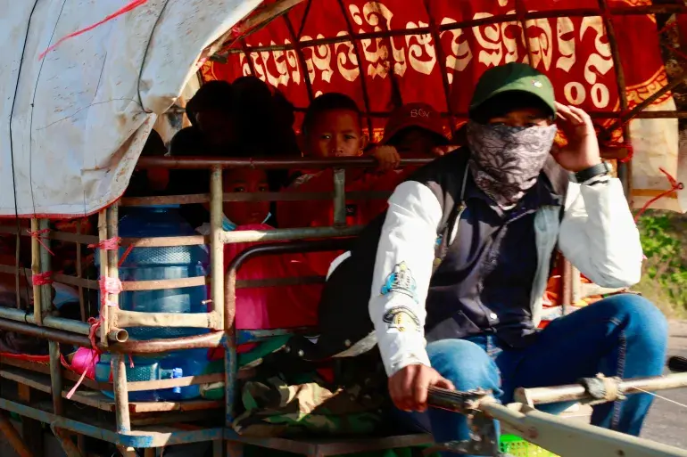 Family flees in a wagon