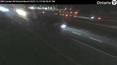 Traffic cam on Queens Expressway looking west with Lake Ontario in the distance. // Image captured at: 2025-12-11 01:43:23 UTC (about 17 min. prior to this post) // Current Temp in Lincoln: 31.66 F | -.19 C // Precip: overcast clouds // Wind: NW at 33.376 mph | 53.71 kph // Humidity: 78%