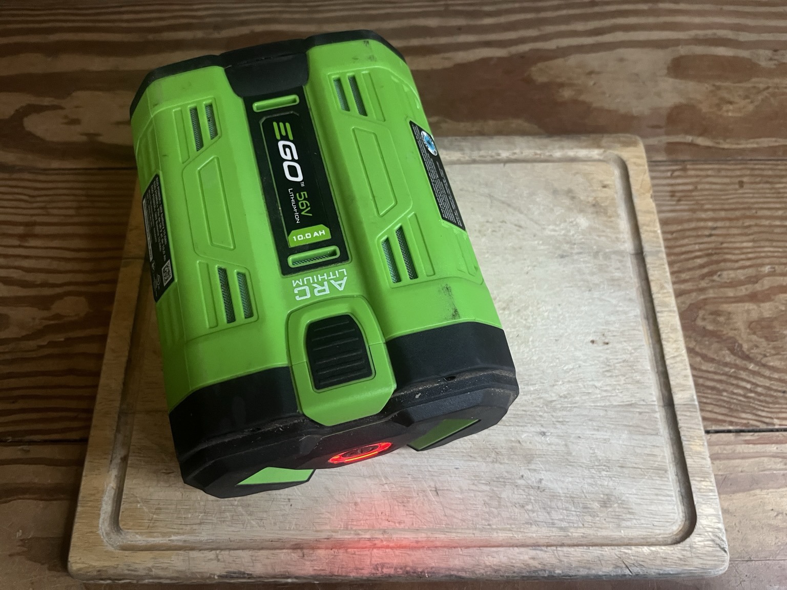 56v 10ah power tool battery pack with charge status led flashing red