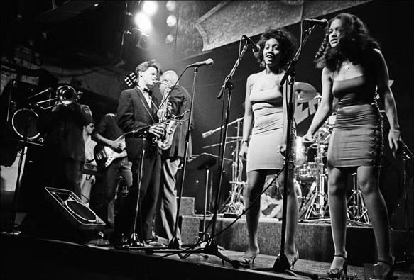 James Chance et ses musiciens et choristes au Peppermint Lounge de New York, le 24 novembre 1980. Photo Allan Tannenbaum/Getty Images