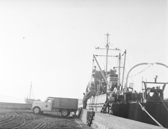 Gyaros Island of Exile - Port of Laurium "...emergency transport." - ICRC V-P-HIST-00949-02.JPG 18.10.1950