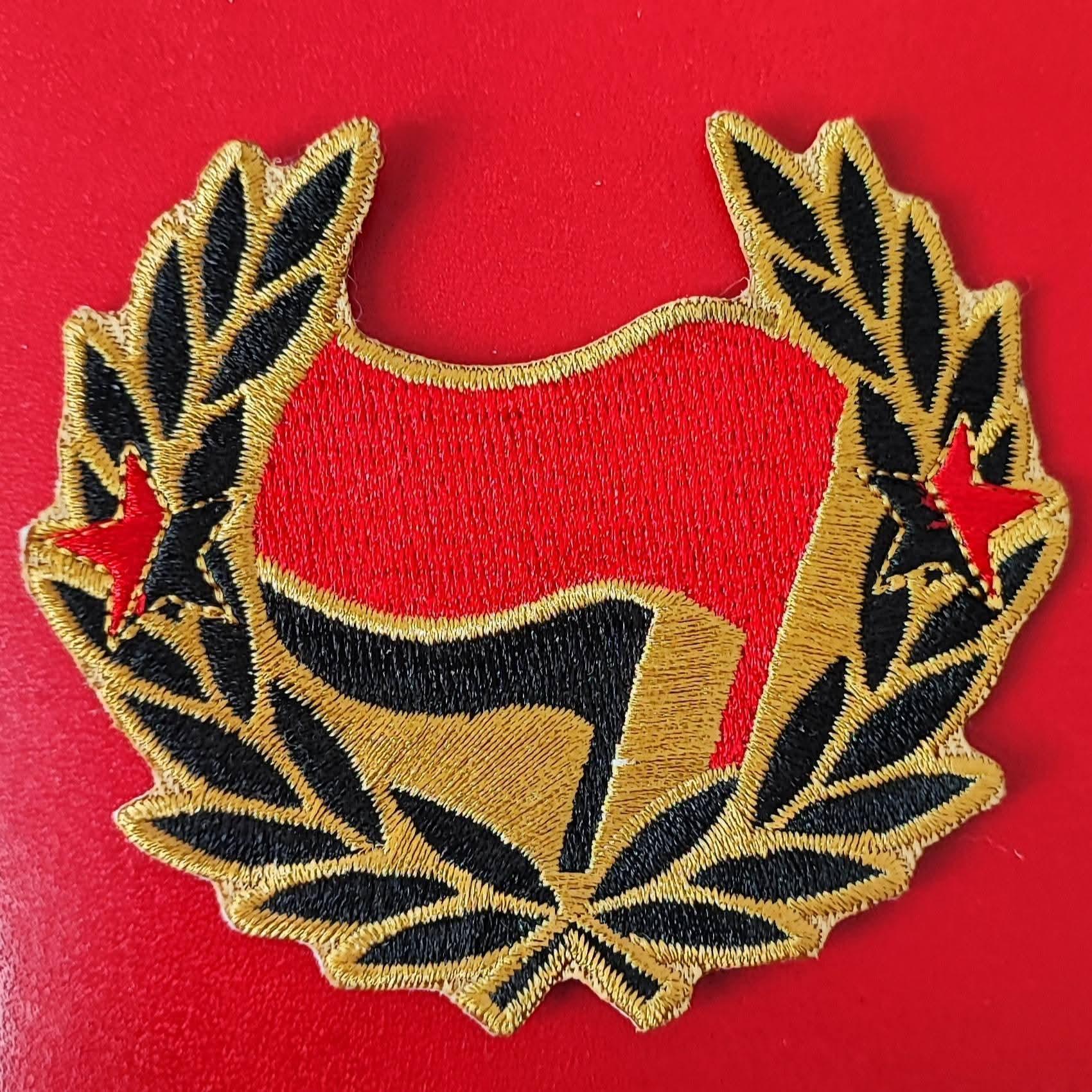 Foto: Aufnäher Antifa-Fahne im Lorbeer