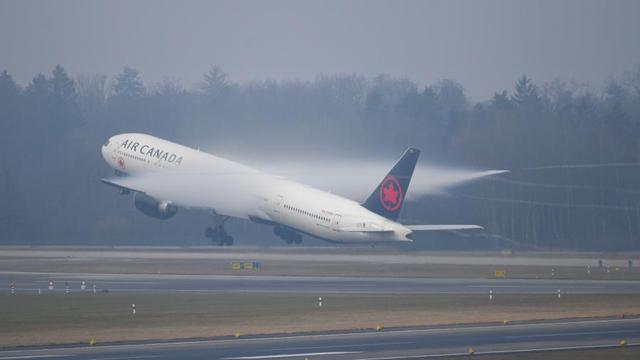 Air Canada Boeing B777-333 ER MSN 649 Zurich, Switzerland