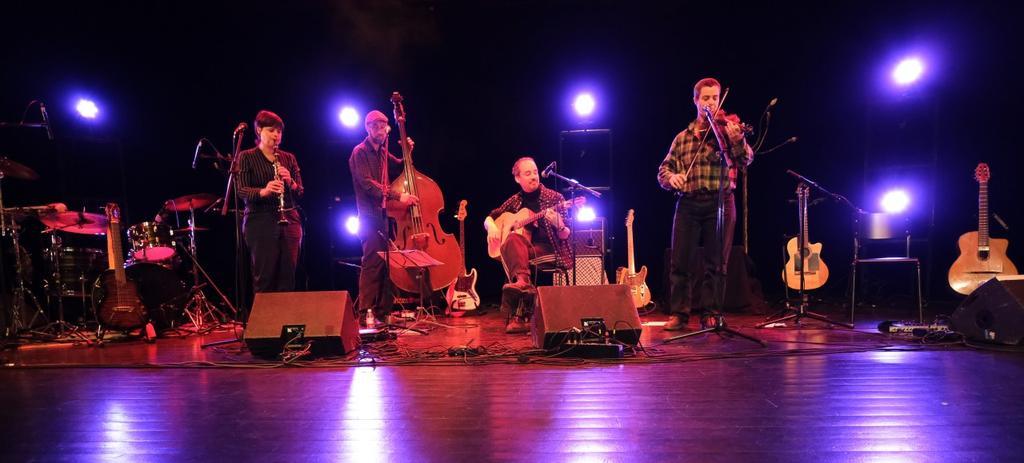 Tout le quartet, avec des jolies lumières