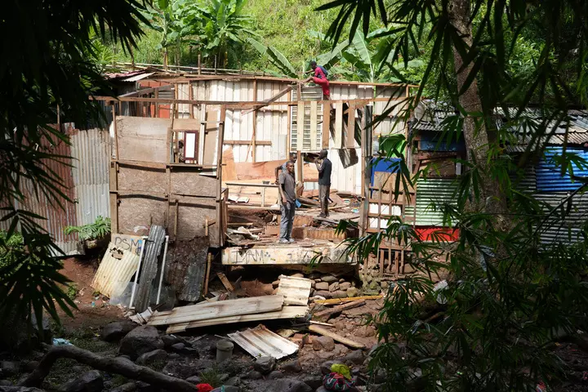 L'opération de démolition des cases a débuté le 7 février 2026 à Mayotte.