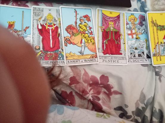 Ofrezco lecturas de tarot por una oferta de 5$, aprovecha ésta oportunidad. Pagos realizados vía PayPal