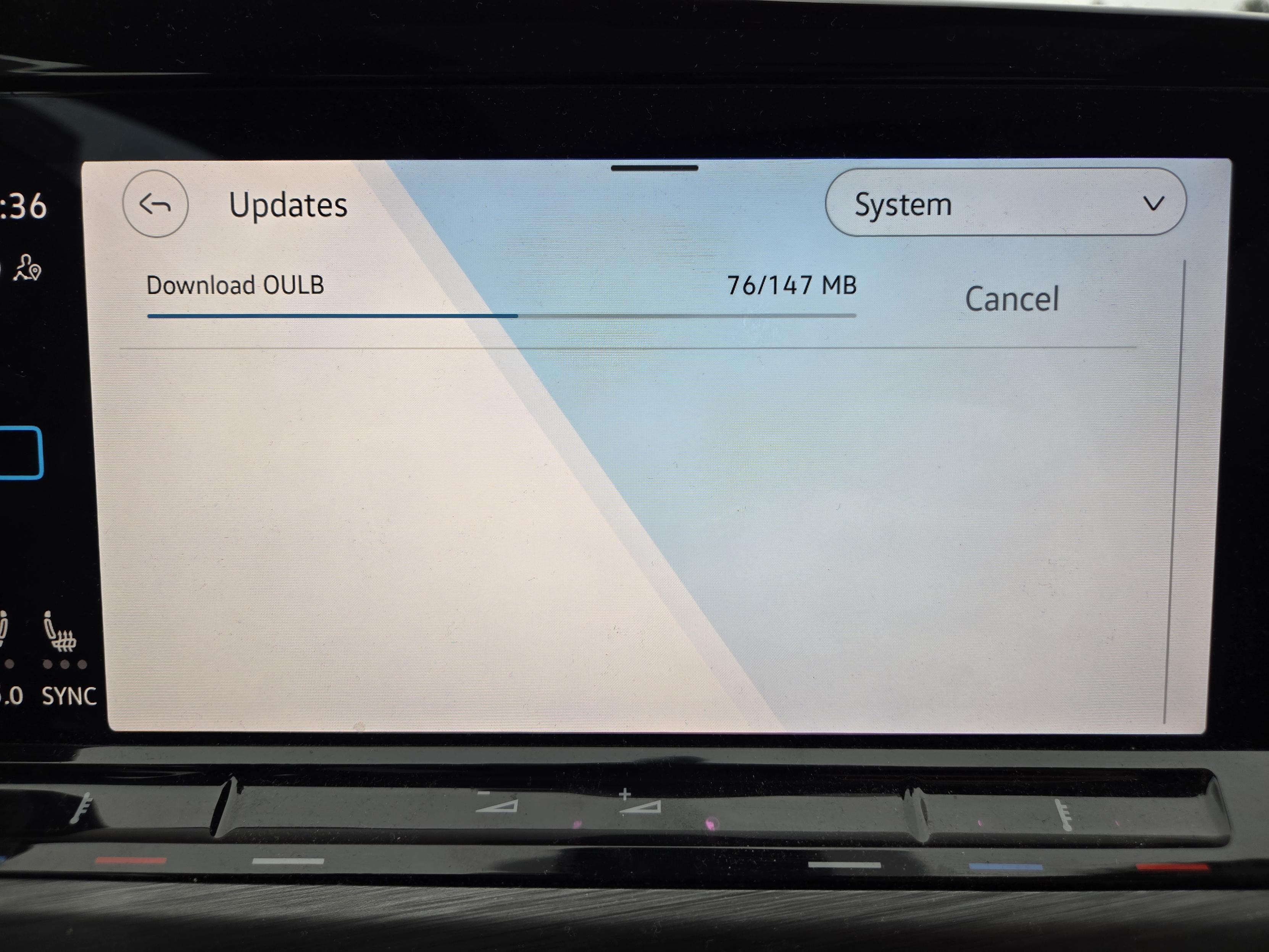 Software Update für den Golf wird heruntergeladen