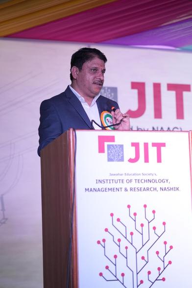๐๐ก๐ซ๐๐๐ค๐๐ง๐ญ ๐๐๐ญ๐ข๐ฅ ๐๐ ๐ง๐ข๐ญ๐๐ฌ ๐๐๐ ๐๐ฅ๐ฎ๐ฌ ๐๐ญ๐ฎ๐๐๐ง๐ญ๐ฌ ๐๐ญ ๐๐ซ๐จ๐๐๐-๐๐๐๐
Shreekant Patil at JIT Nashik's ProJIT-2026 guides 400+ students on startups; eyes 25% growth in 2026 after 13% in 2025. Free mentorship offered.
#PROJIT2026 #ShreekantPatil #Keynote #Speaker #StartupIndia #Mentor #JITNashik #Nashik #ProjectCompetition #StartupEcosystem #Maharashtra #Update #2026 #NISIC #MSMEHelp