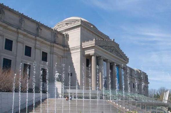Brooklyn Museum Exterior, 2013. A view from the building's right front with a fountain in front of it.