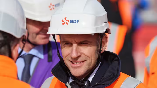 Macron sur le chantier de la future centrale de Penly, en Seine-Maritime, le 12 mars 2026.